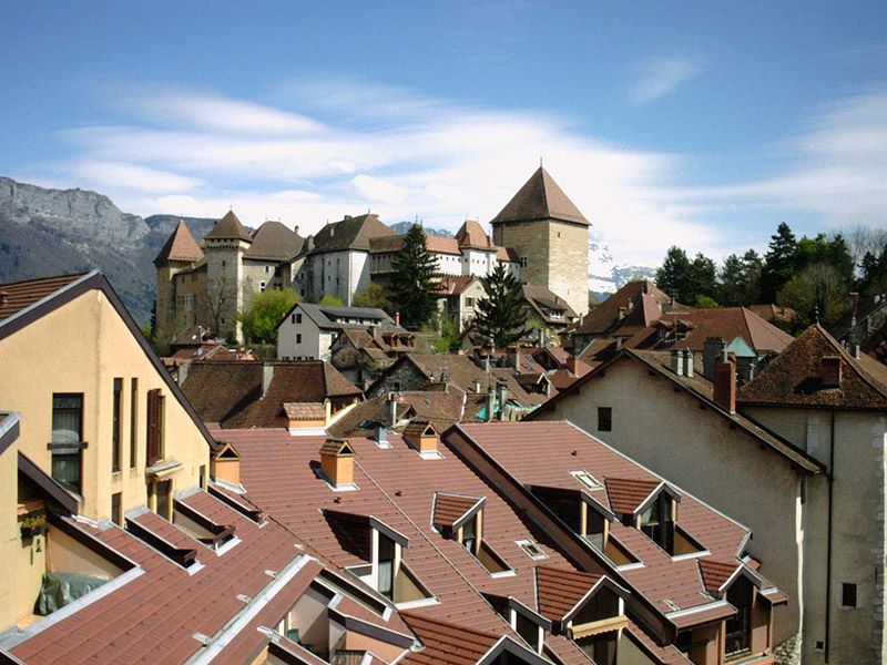 Travaux couverture toiture et constructeur de maisons individuelles à Annecy - ALPES ZINGUERIE