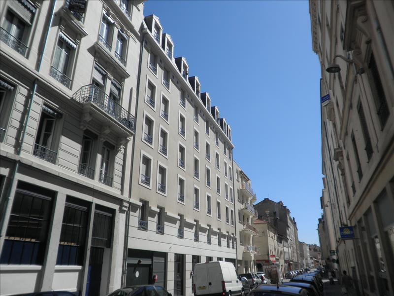 Location stationnement à Lyon 7e Arrondissement 69007 Quai du Rhône - 85 €