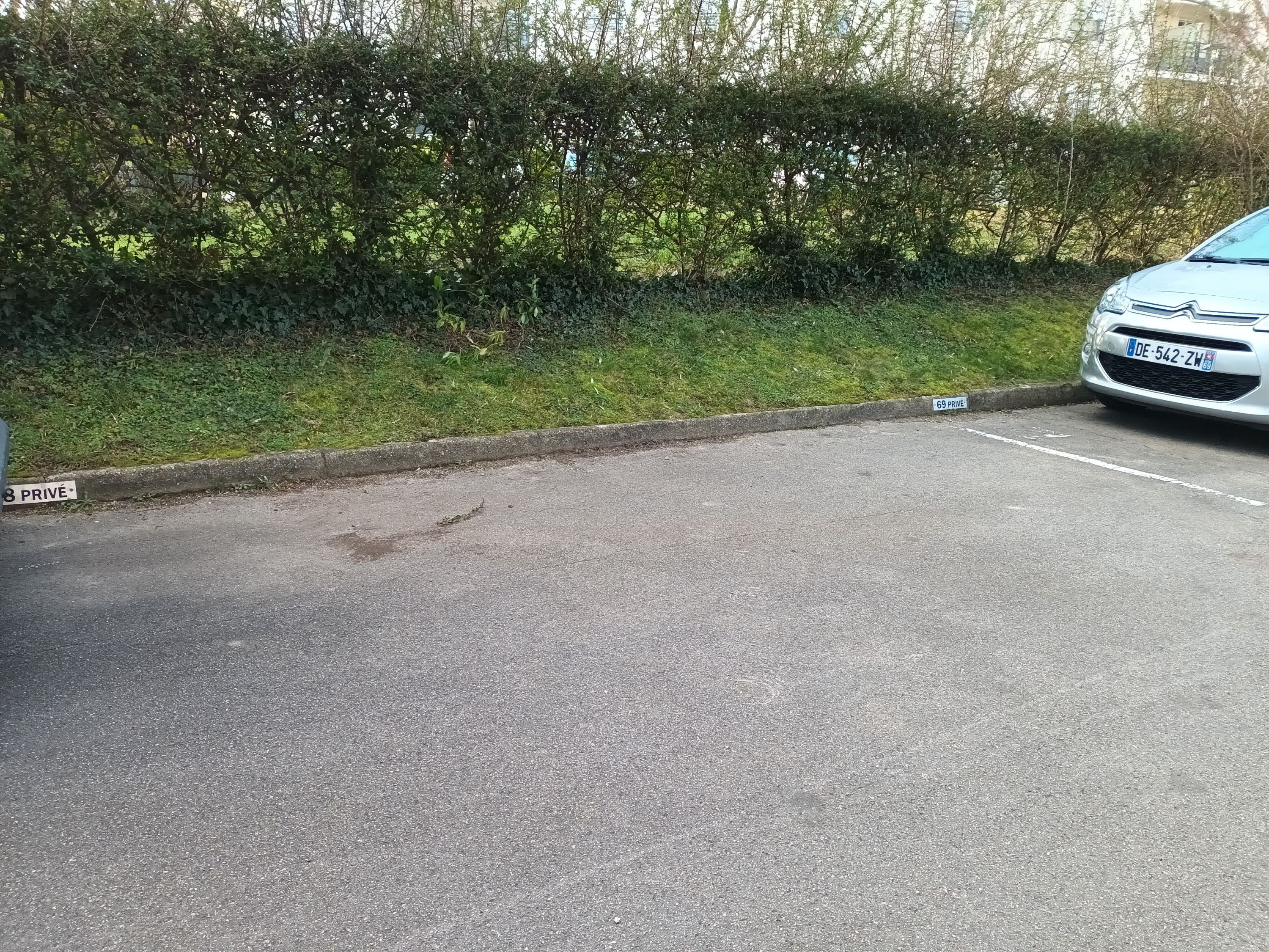 Location stationnement à Bron 69500 - 17 €