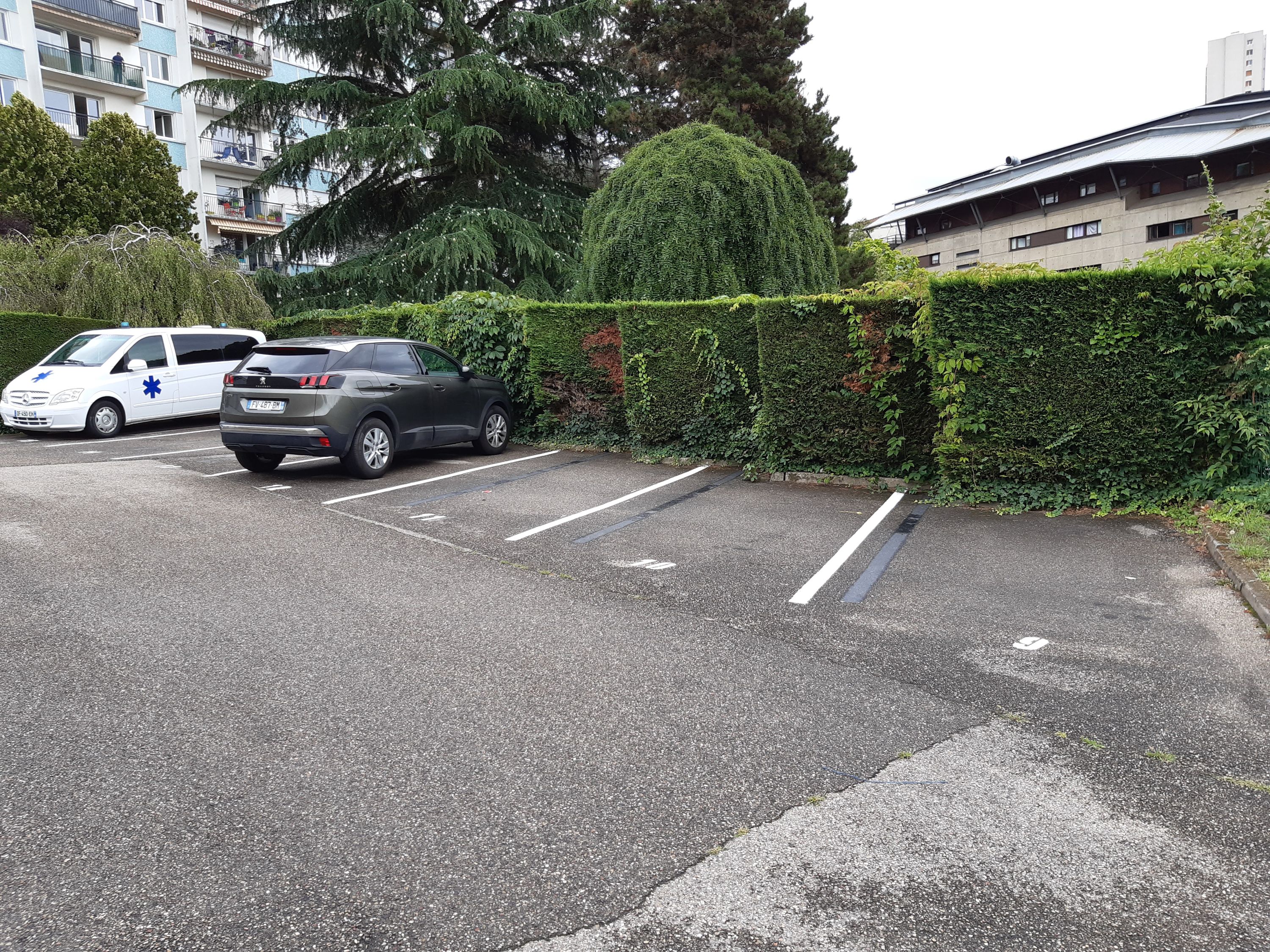 Location stationnement parking extÉrieur 13 m² à Tassin-la-Demi-Lune 69160 - 63 €