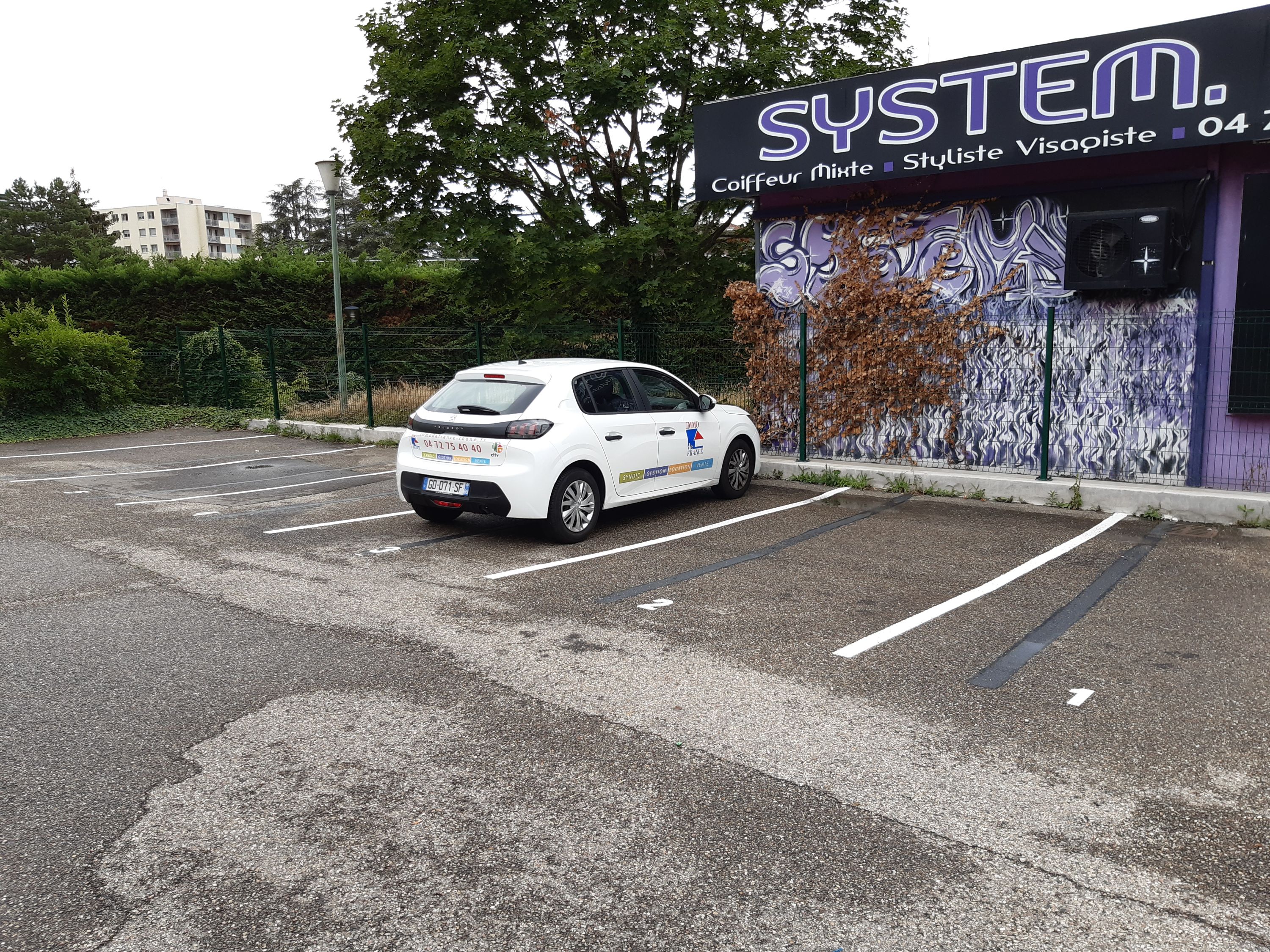 Location stationnement parking extÉrieur 13 m² à Tassin-la-Demi-Lune 69160 - 63 €