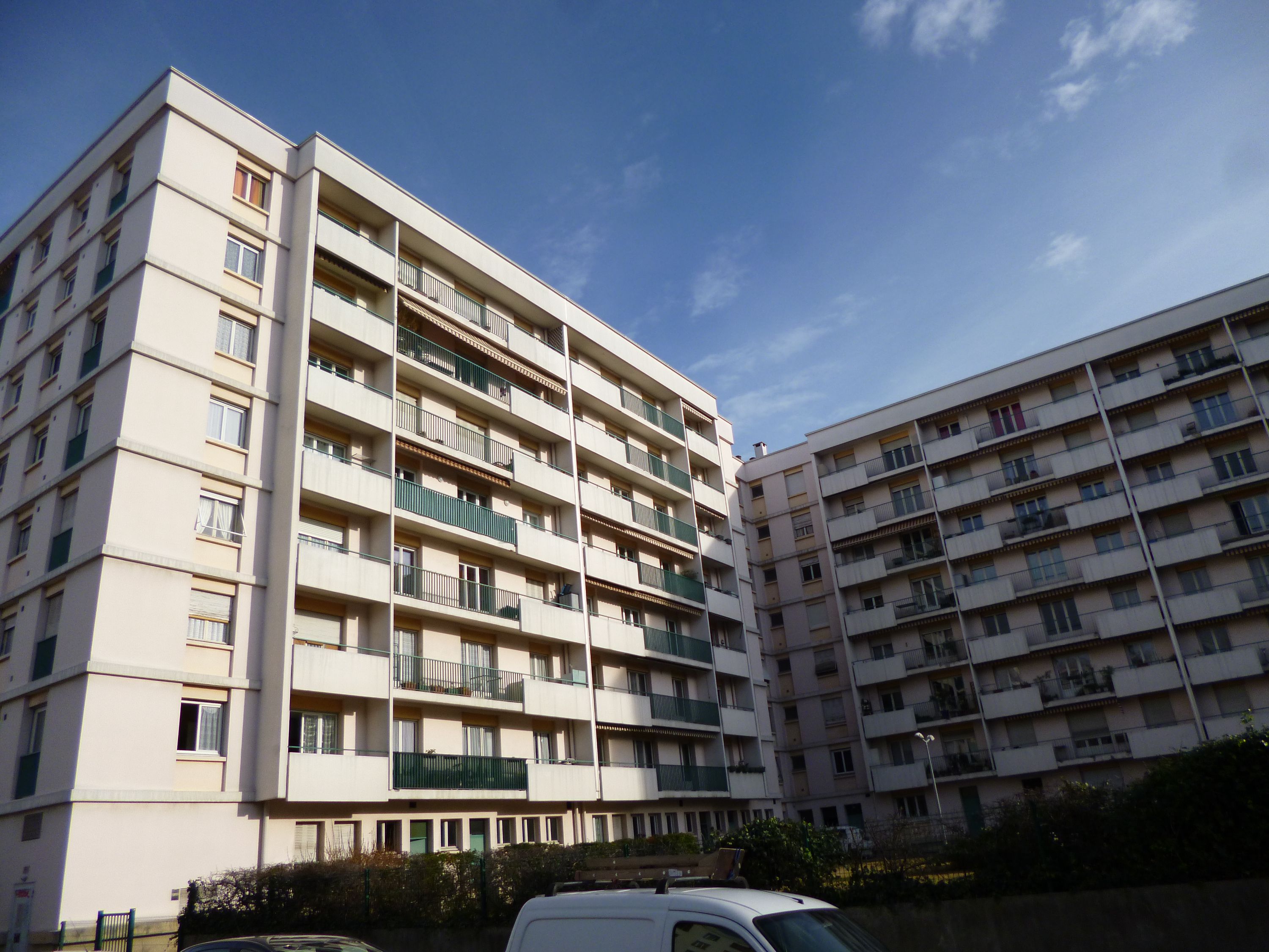 Location stationnement 14 m² à Villeurbanne 69100 - 63 €