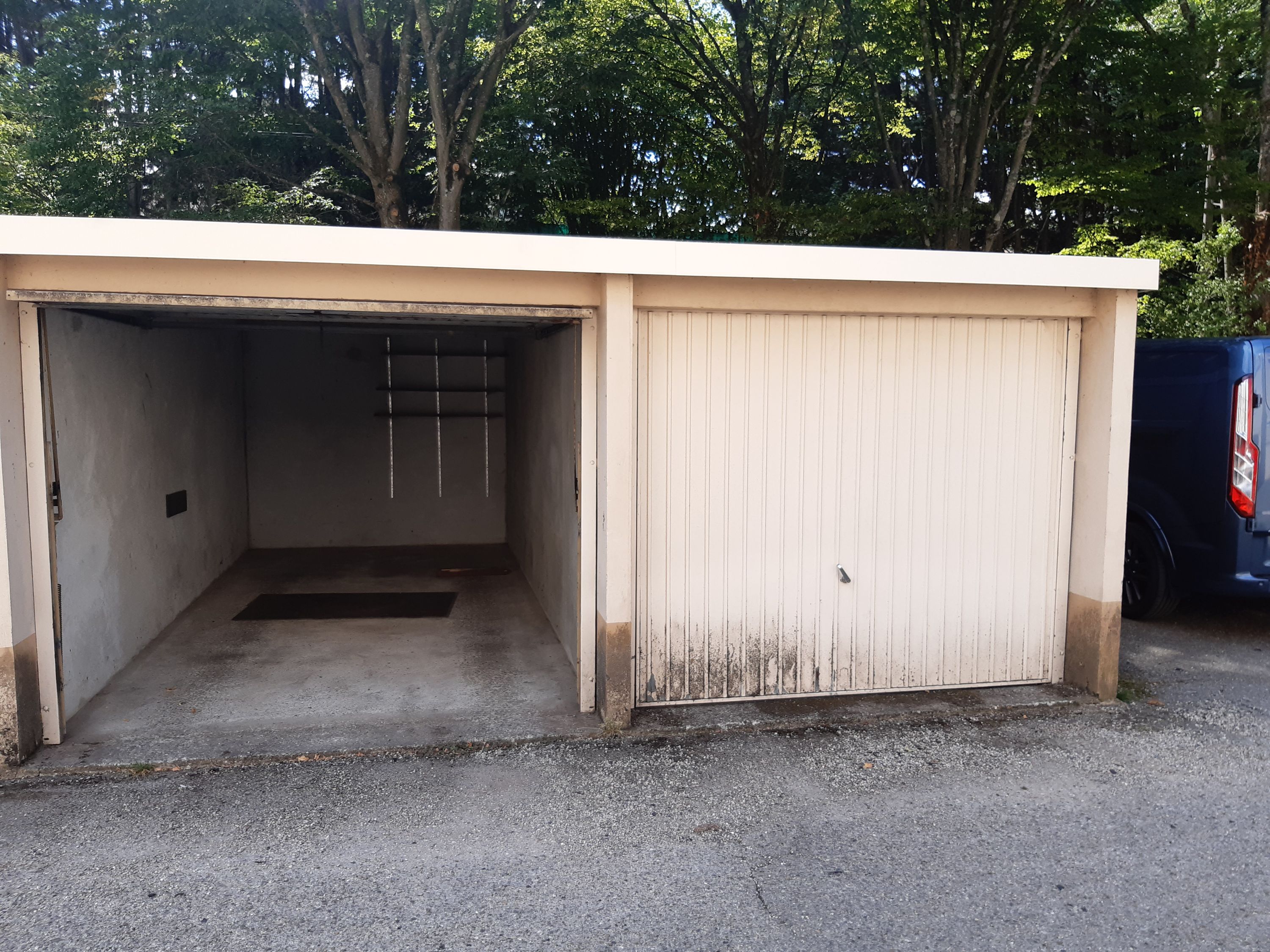 Rent parking 13 m² in Dardilly 69570 - 90 €