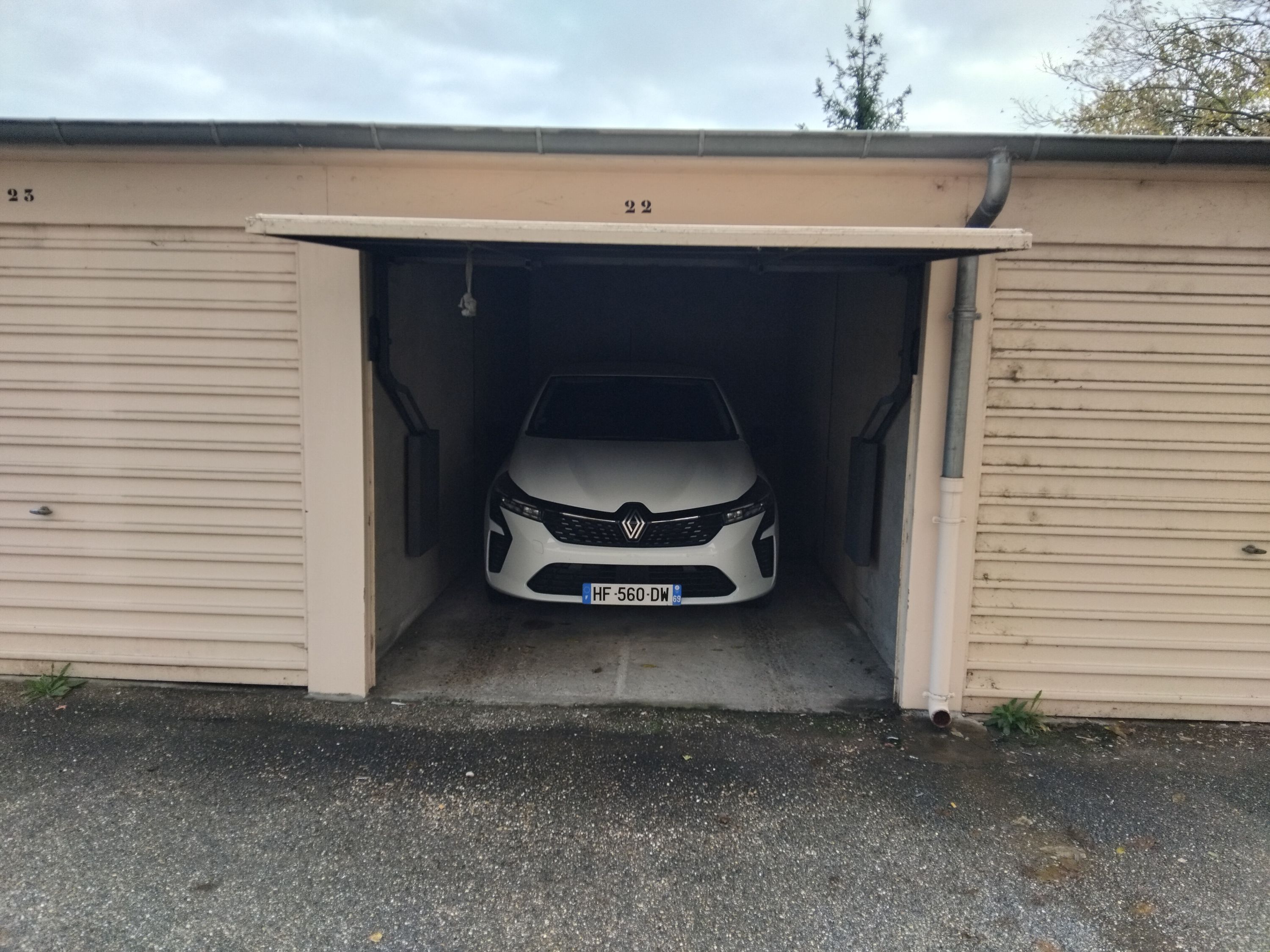 Location stationnement garage 14 m² à Villeurbanne 69100 - 94 €