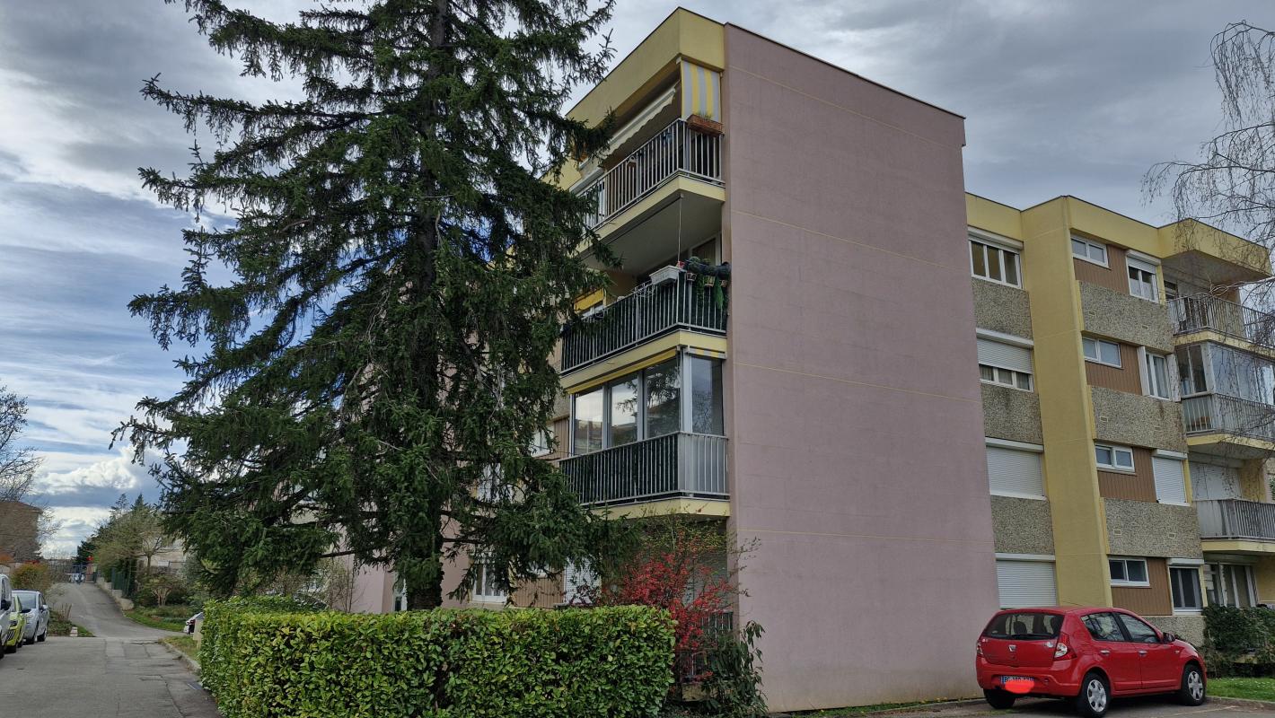 Location stationnement parking couvert à Bron 69500 - 19 €