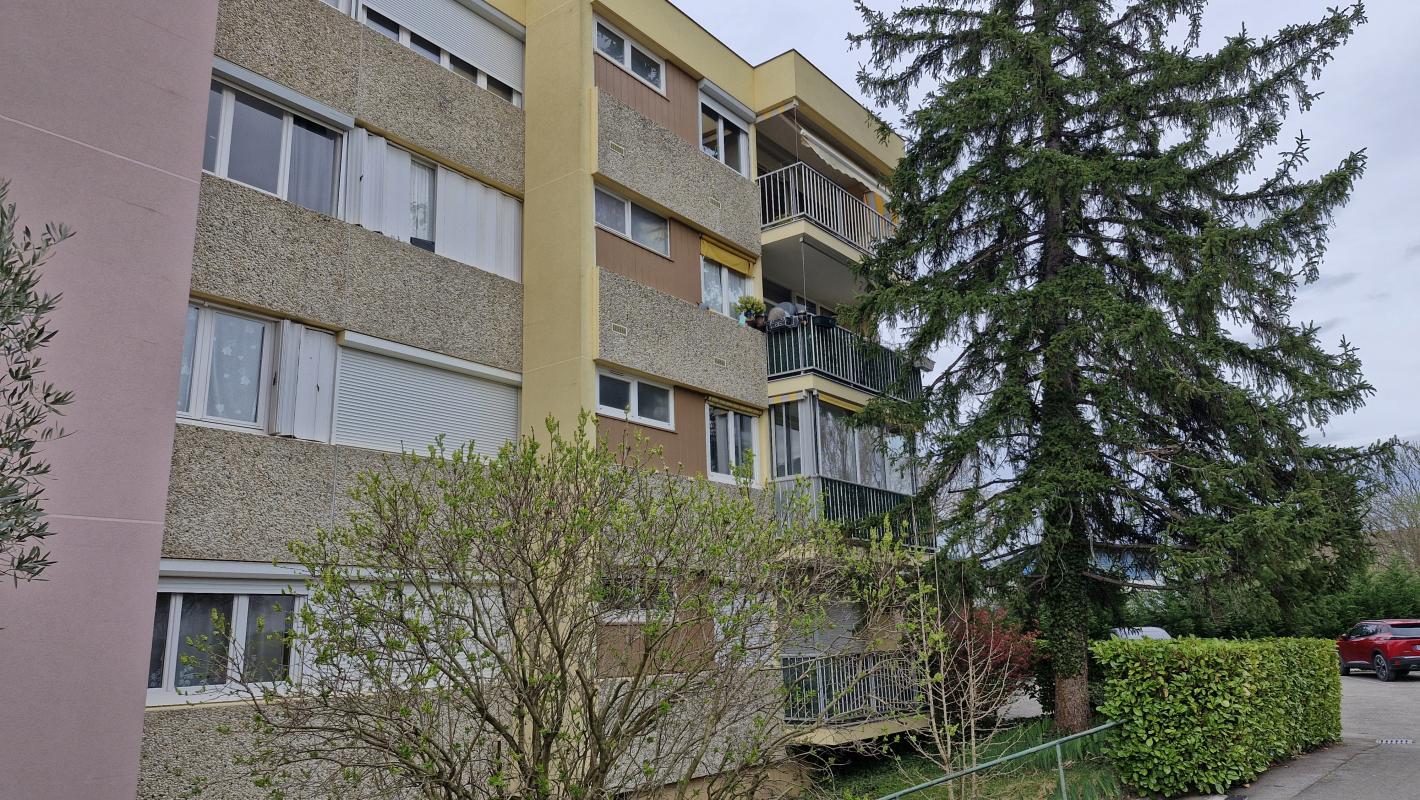 Location stationnement parking couvert à Bron 69500 - 19 €