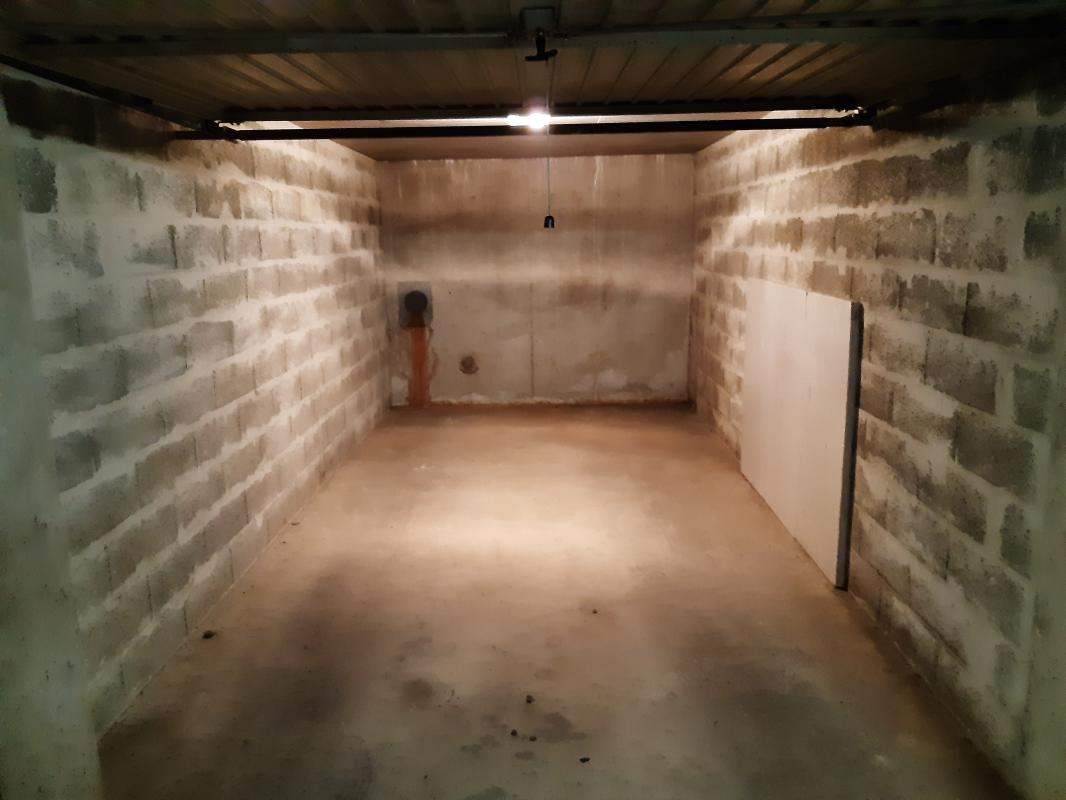 Location stationnement garage individuel à Lyon 9e Arrondissement 69009 - 90 €