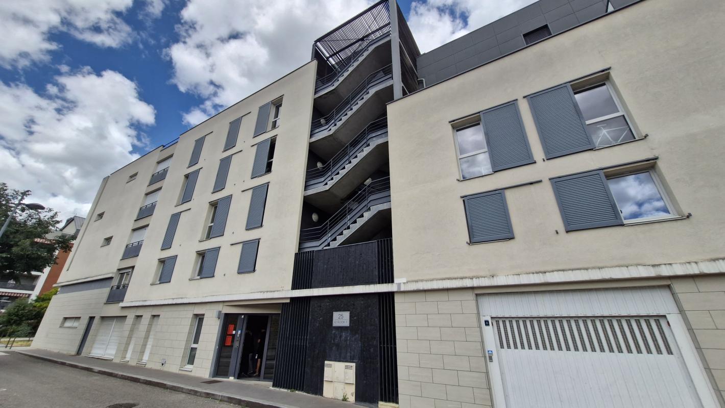 Location stationnement parking couvert à Lyon 7e Arrondissement 69007 - 60 €