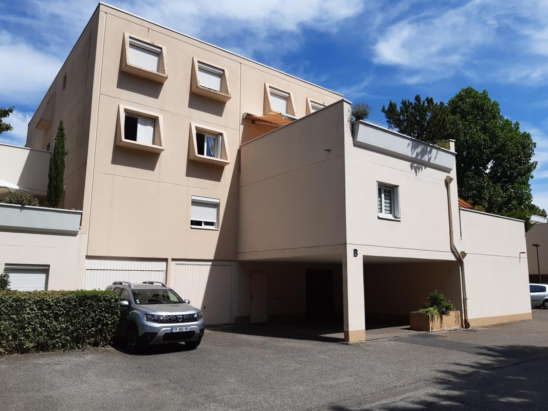 Location stationnement garage/box à Dardilly 69570 - 90 €