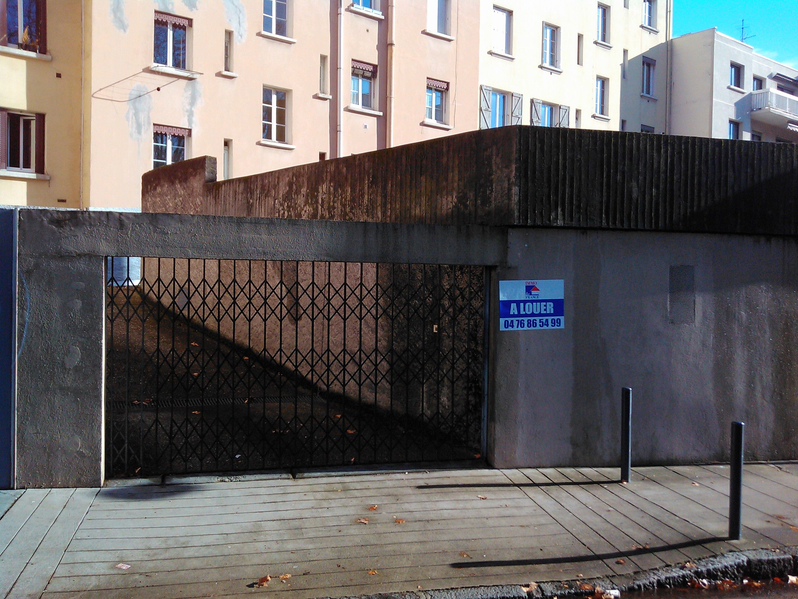 Rent parking in Grenoble 38000 - 47 €