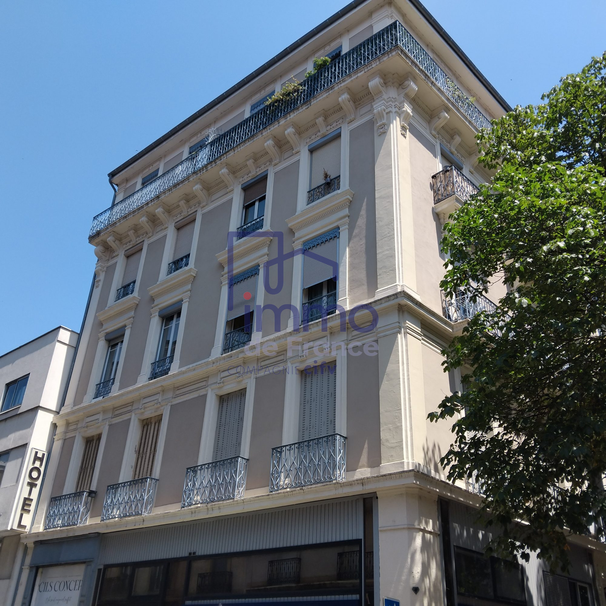 Buy apartment 2 rooms 54 m² in Grenoble 38000