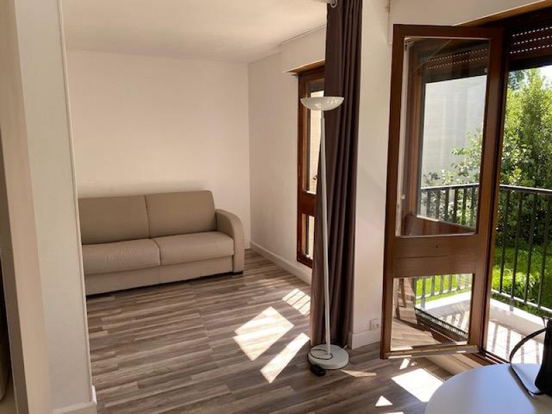 Location Appartement studio 1 pièce 26.44 m² Le Chesnay (78150)