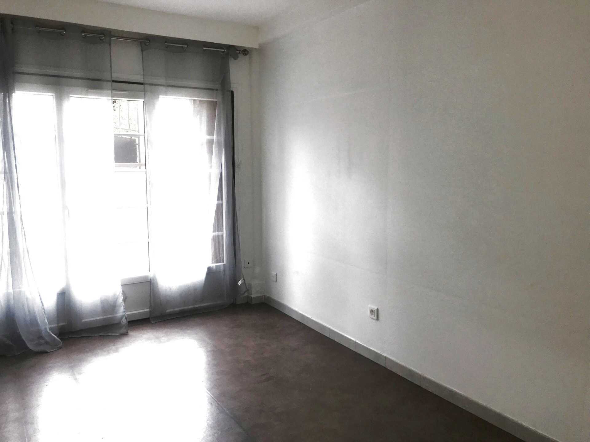 Location Appartement studio 1 pièce 17.97 m² Savigny-sur-Orge (91600)