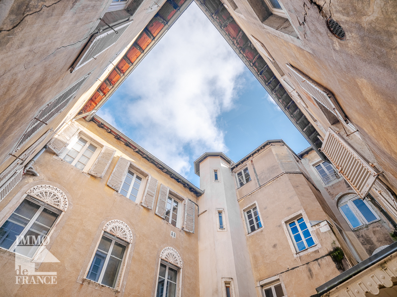 Vente appartement 9 pièces 224 m² à Bourg-en-Bresse (01000)