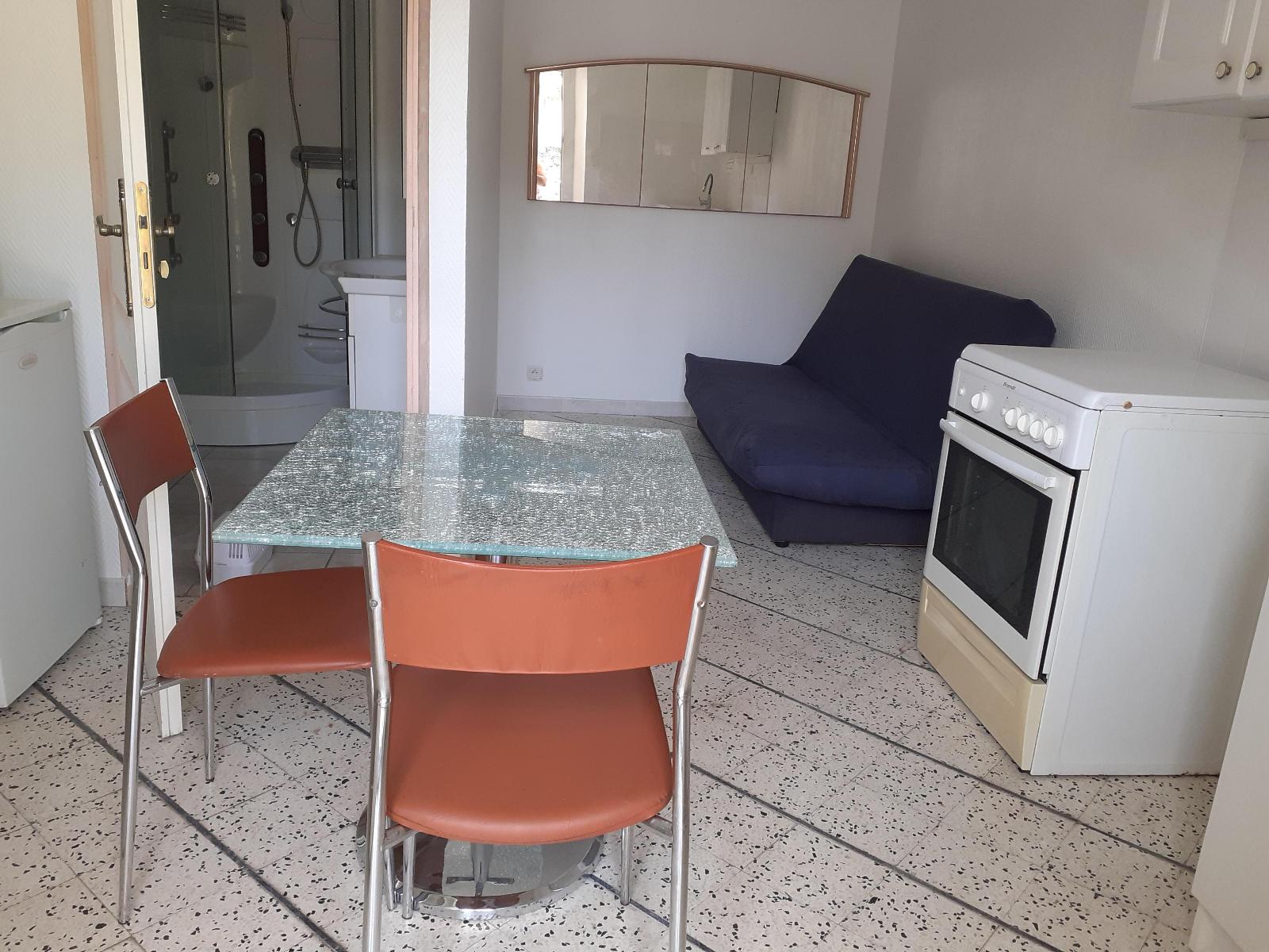 Location Appartement 1 pièce 16 m² Saint-Paul-le-Jeune (07460) 4