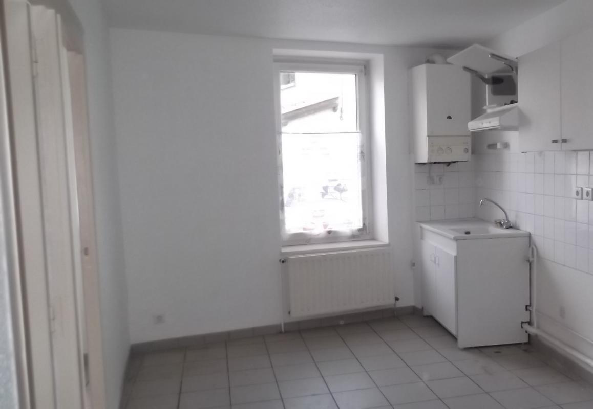 Location appartement t3 2 pièces 42 m² à Chazelles-sur-Lyon 42140 - 420 €