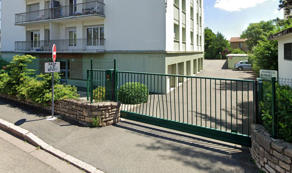 Location parking garage individuel à Saint-Étienne 42000 LA TERRASSE - 50 €