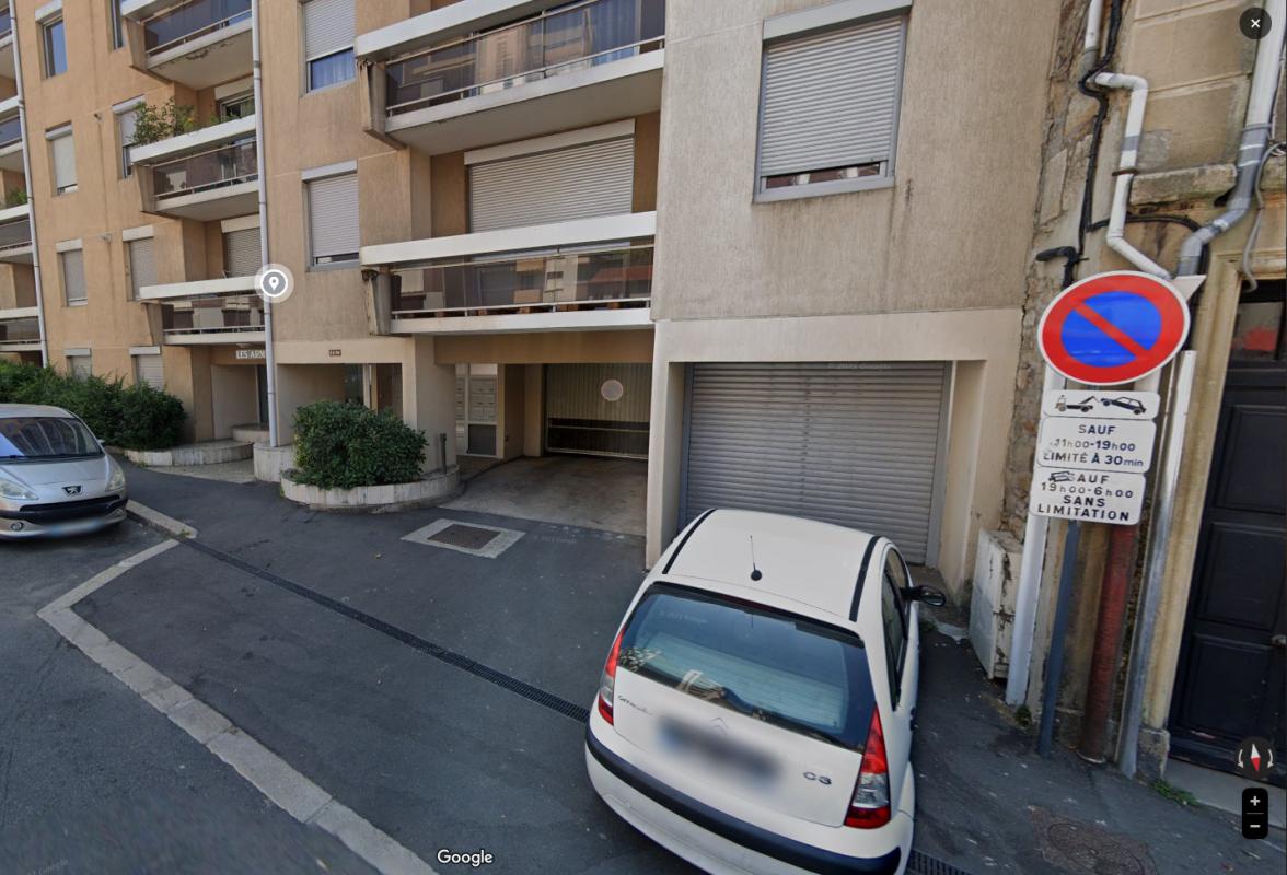 Location parking garage individuel à Saint-Étienne 42100 - 69 €