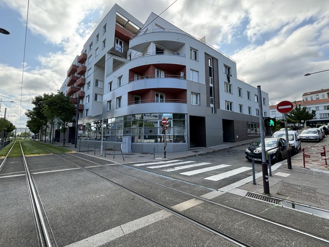 Location local d'activité à Saint-Étienne 42000