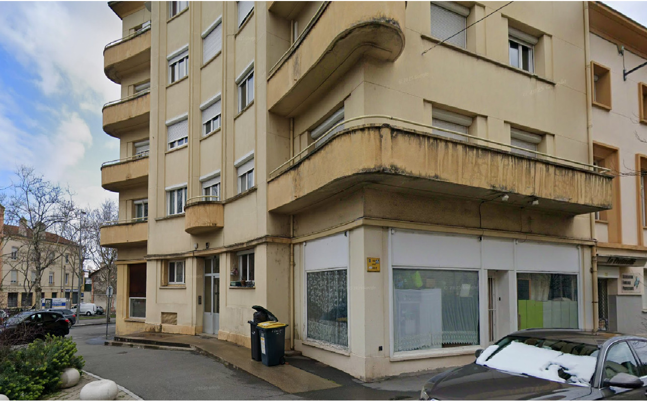 Location local commercial à Saint-Étienne 42000
