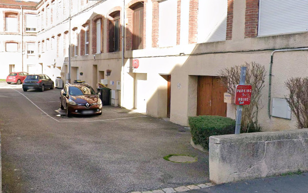 Rent parking garage individuel in Saint-Étienne 42100 - 58 €
