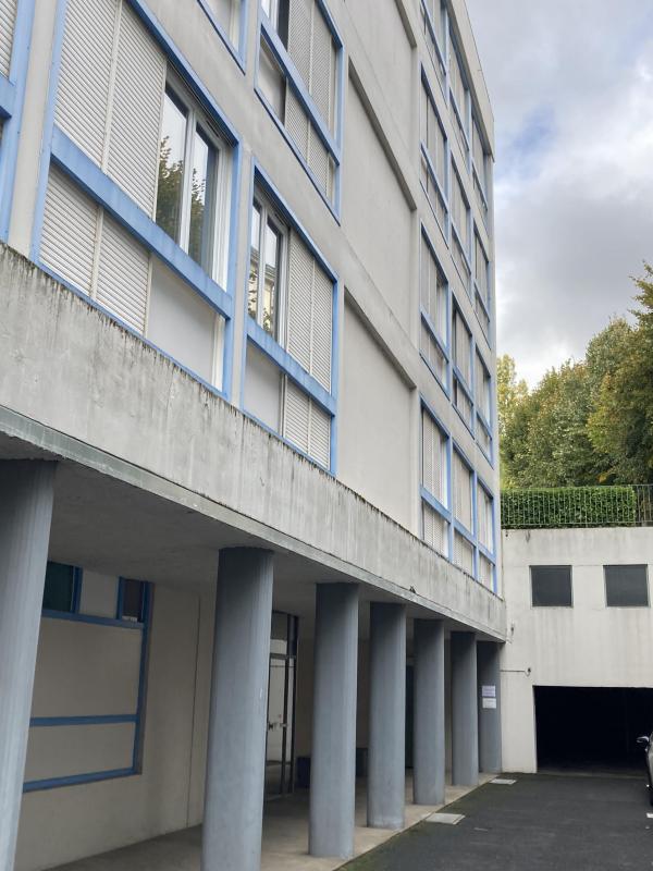 Location parking garage individuel à Vals-près-le-Puy 43750 - 65 €