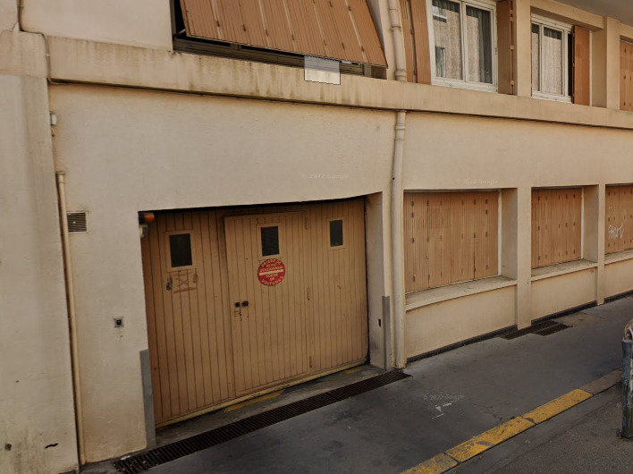 Rent parking garage individuel in Saint-Étienne 42000 - 61 €