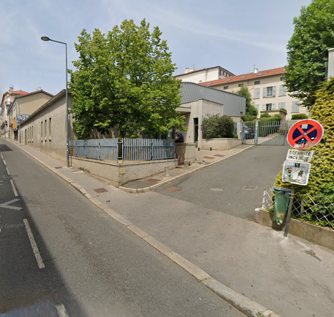 Rent parking garage individuel in Saint-Étienne 42000 FOURNEYRON - 53 €