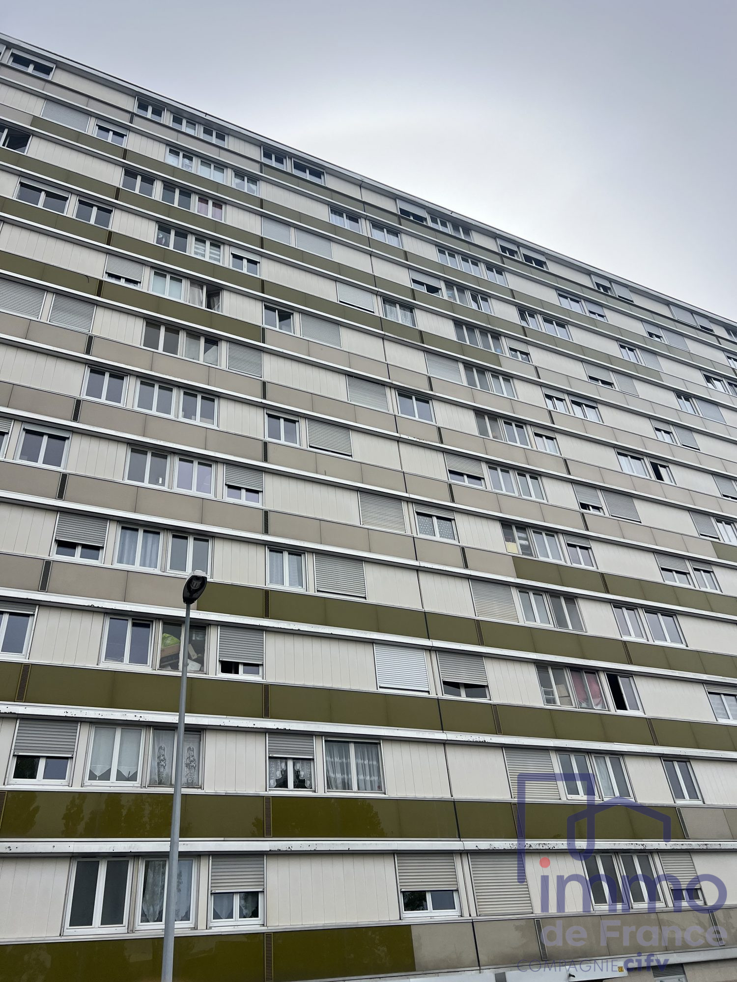 Buy apartment 2 rooms 46 m² in Saint-Étienne 42100