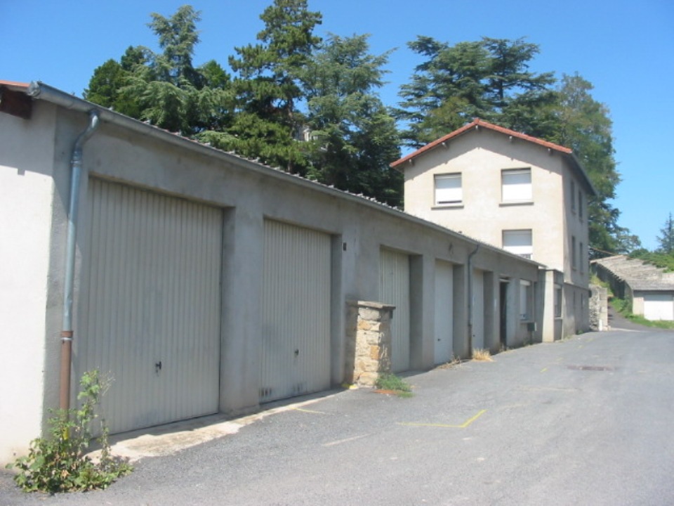 Location parking garage individuel à Le Puy-en-Velay 43000 - 65 €