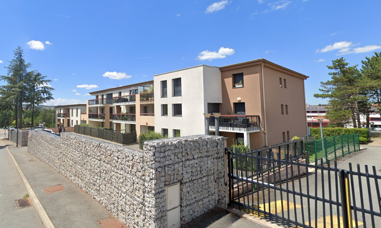 Location appartement t3 87 m² à Saint-Priest-en-Jarez 42270 - 886 €