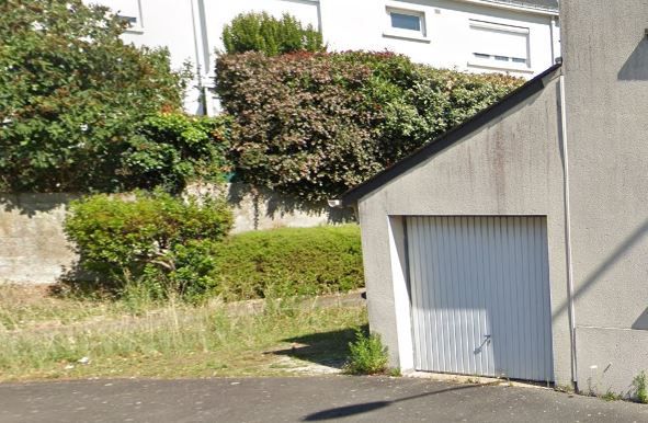 Location parking garage individuel à Saint-Nazaire 44600 - 112 €