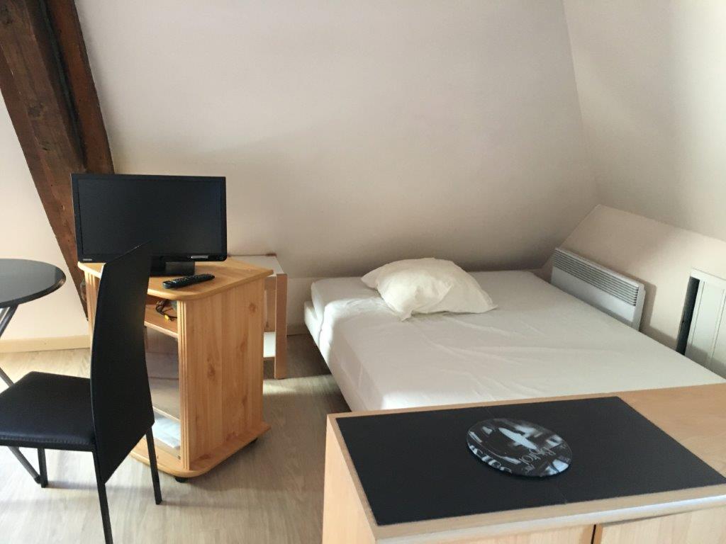 Location Appartement studio 1 pièce 12 m² Rignac (12390)