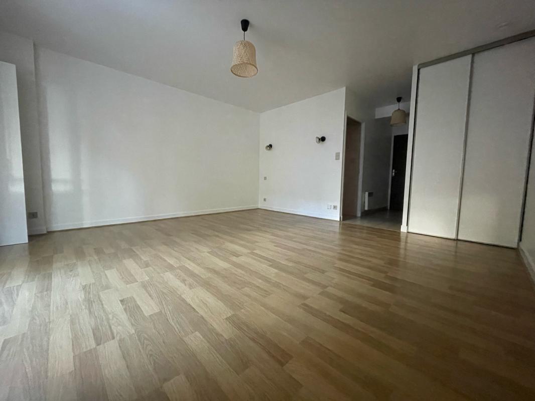 Location Appartement studio 1 pièce 29 m² Rodez (12000)